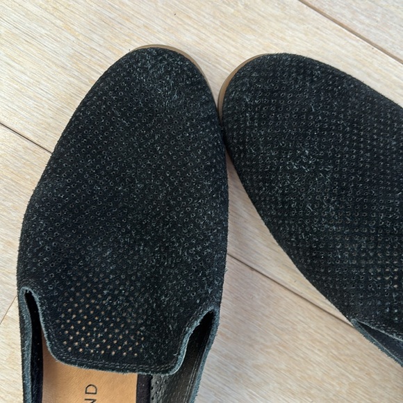 Lucky brand, black leather slip on flats - Picture 3 of 8